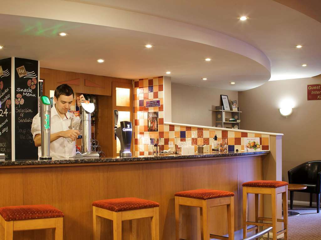 Hotel Ibis Cardiff Gate - International Business Park Restaurant foto